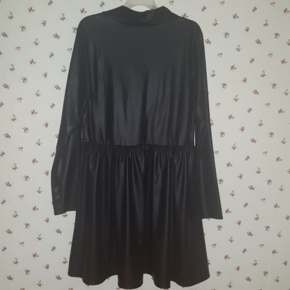 Ladies dress - Picture 3 of 5